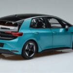 Volkswagen ID.3 Grün FAW 1:18 ZVN000001GRU Druckguss - image 3 of 7