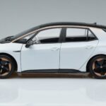 Volkswagen ID.3 Weiß FAW 1:18 ZVN000001WEI Druckguss - image 4 of 7