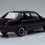 Volkswagen Jetta Mk2 Schwarz Otto 1:18 - image 2 of 6