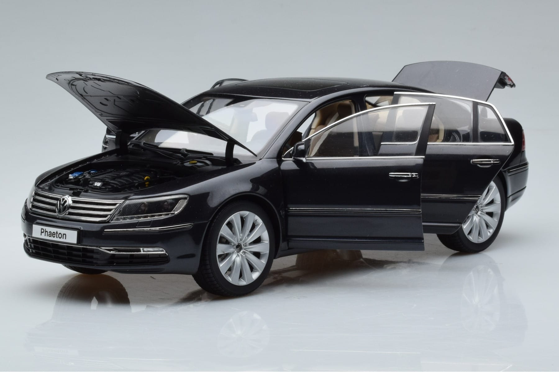 Volkswagen Phaeton V6 Mazeppa Grau Kyosho 1:18 08831MBK Druckguss — Bild 2 von 9