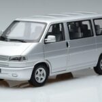 Volkswagen T4b Transporter Caravelle Minibus Schuco 1:18 450041500 Druckguss