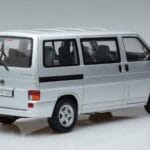 Volkswagen T4b Transporter Caravelle Minibus Schuco 1:18 450041500 Druckguss - image 3 of 8