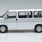 Volkswagen T4b Transporter Caravelle Minibus Schuco 1:18 450041500 Druckguss - image 5 of 8
