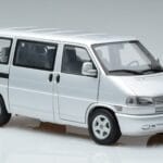 Volkswagen T4b Transporter Caravelle Minibus Schuco 1:18 450041500 Druckguss - image 6 of 8