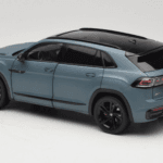 Volkswagen Teramont X Grau FAW 1:18 ZVB000003B Druckguss - image 7 of 8