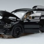 Volkswagen Touareg CR Schwarz FAW 1:18 LTC761021BLA Druckguss - image 2 of 7