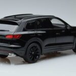 Volkswagen Touareg CR Schwarz FAW 1:18 LTC761021BLA Druckguss - image 3 of 7