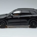 Volkswagen Touareg CR Schwarz FAW 1:18 LTC761021BLA Druckguss - image 4 of 7