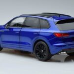 Volkswagen Touareg CR Blau FAW 1:18 LTC761021BLU Druckguss - image 6 of 7