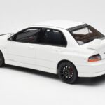 Mitsubishi Lancer Evo VIII MR FQ-400 Weiß Otto 1:18 - image 5 of 6