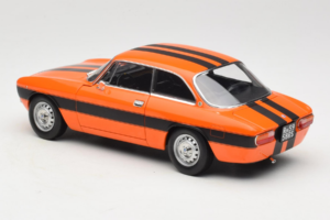 Alfa Romeo 2000 GTV Orange Norev 1:18 187918 Druckguss — Bild 7 von 8