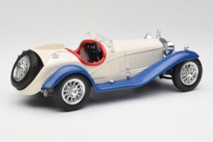 Alfa Romeo 2300 Spider Weiß & Blau Bburago 1:18 3008-M1 Druckguss — Bild 2 von 6