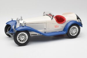 Alfa Romeo 2300 Spider Weiß & Blau Bburago 1:18 3008-M1 Druckguss