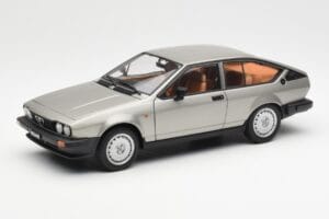 Alfa Romeo Alfetta GTV 2.0 Grau Metallic AUTOart 1:18 70147 Druckguss