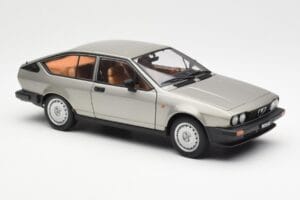 Alfa Romeo Alfetta GTV 2.0 Grau Metallic AUTOart 1:18 70147 Druckguss — Bild 6 von 8