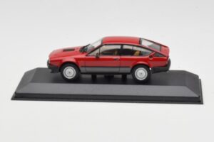 Alfa Romeo Alfetta GTV6 Rot Minichamps 1:43 400120140 Druckguss