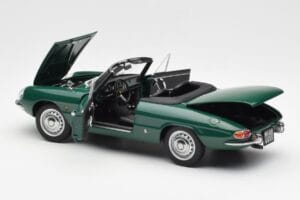Alfa Romeo Duetto Spider Grün AUTOart 1:18 70138 Druckguss — Bild 5 von 8