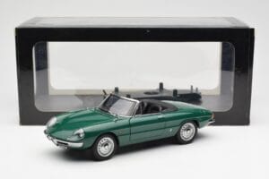 Alfa Romeo Duetto Spider Grün AUTOart 1:18 70138 Druckguss — Bild 8 von 8