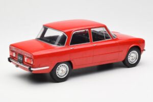 Alfa Romeo Giulia Nuova Super Rot MCG 1:18 MCG18145 Druckguss — Bild 2 von 6