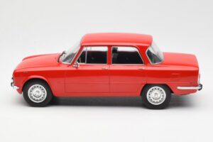 Alfa Romeo Giulia Nuova Super Rot MCG 1:18 MCG18145 Druckguss — Bild 3 von 6