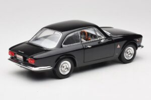 Alfa Romeo Giulia Sprint GTA Schwarz Road Signature 1:18 92348 Druckguss — Bild 3 von 8