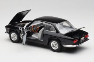 Alfa Romeo Giulia Sprint GTA Schwarz Road Signature 1:18 92348 Druckguss — Bild 5 von 8
