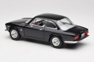 Alfa Romeo Giulia Sprint GTA Schwarz Road Signature 1:18 92348 Druckguss — Bild 7 von 8
