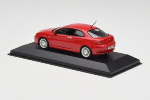 Alfa Romeo GT Alfa Rot Minichamps 1:43 400120321 Druckguss — Bild 3 von 4