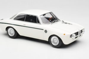 Alfa Romeo GTA 1300 Junior Weiß Minichamps 1:18 155120021 Druckguss — Bild 4 von 6