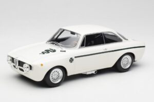 Alfa Romeo GTA 1300 Junior Weiß Minichamps 1:18 155120021 Druckguss