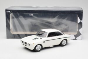 Alfa Romeo GTA 1300 Junior Weiß Minichamps 1:18 155120021 Druckguss — Bild 6 von 6