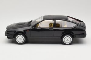 Alfa Romeo GTV6 2.5 Schwarz Laudoracing-Models 1:18 LM110C Druckguss — Bild 3 von 6