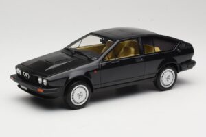 Alfa Romeo GTV6 2.5 Schwarz Laudoracing-Models 1:18 LM110C Druckguss