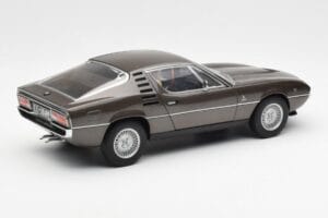 Alfa Romeo Montreal Braun Metallic AUTOart 1:18 70173 Druckguss — Bild 3 von 8