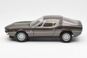Alfa Romeo Montreal Braun Metallic AUTOart 1:18 70173 Druckguss — Bild 4 von 8