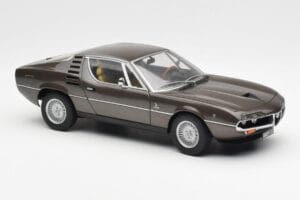 Alfa Romeo Montreal Braun Metallic AUTOart 1:18 70173 Druckguss — Bild 6 von 8