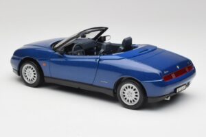 Alfa Romeo Spider 916 Periwinkle Blau Maisto 1:18 50308 Druckguss — Bild 6 von 7