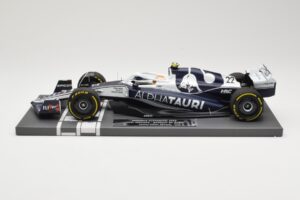 AlphaTauri AT03 #22 Y. Tsunoda Bahrain GP 2022 Minichamps 1:18 117220122 Druckguss