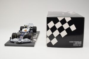 AlphaTauri AT03 #22 Y. Tsunoda Bahrain GP 2022 Minichamps 1:18 117220122 Druckguss — Bild 6 von 6