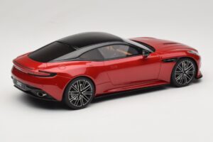 Aston Martin DB12 Hyper Red GT Spirit 1:18 GT936 Resin — Bild 2 von 6