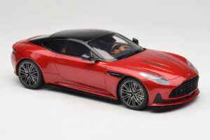 Aston Martin DB12 Hyper Red GT Spirit 1:18 GT936 Resin — Bild 4 von 6