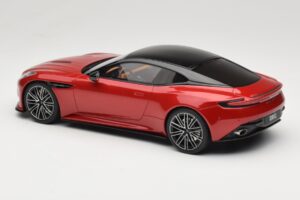 Aston Martin DB12 Hyper Red GT Spirit 1:18 GT936 Resin — Bild 5 von 6