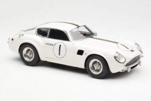 Aston Martin DB4 GT Zagato #1 24 Hours of Le Mans 1961 CMC 1:18 M-139 Druckguss — Bild 4 von 6