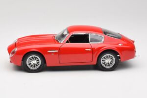 Aston Martin DB4 GT Zagato Rot Road Signature 1:18 92728 Druckguss — Bild 4 von 8