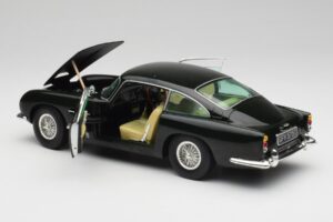 Aston Martin DB5 California Salbeigrün Chrono 1:18 H1001 Druckguss — Bild 5 von 8
