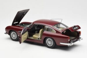 Aston Martin DB5 Dubonnet Rot AUTOart 1:18 70213 Druckguss — Bild 5 von 8