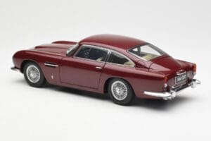 Aston Martin DB5 Dubonnet Rot AUTOart 1:18 70213 Druckguss — Bild 7 von 8
