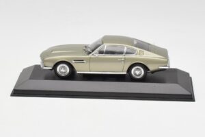 Aston Martin DBS Silbergrün Metallic Minichamps 1:43 400137600 Druckguss
