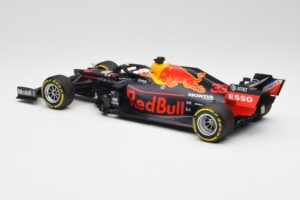 Aston Martin Red Bull Racing RB15 #33 M. Verstappen Winner Brazil GP 2019 Minichamps 1:18 110191933 Druckguss — Bild 5 von 6