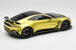 Aston Martin V12 Vantage Final Edition Cosmopolitan Yellow TopSpeed 1:18 TS0453 Druckguss — Bild 2 von 6